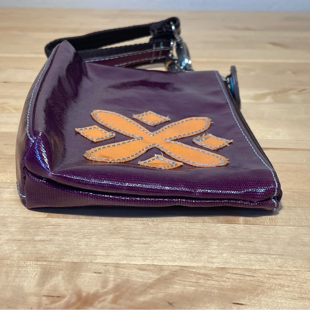 Urban Junket Flower Wristlet - Picture 4 of 9